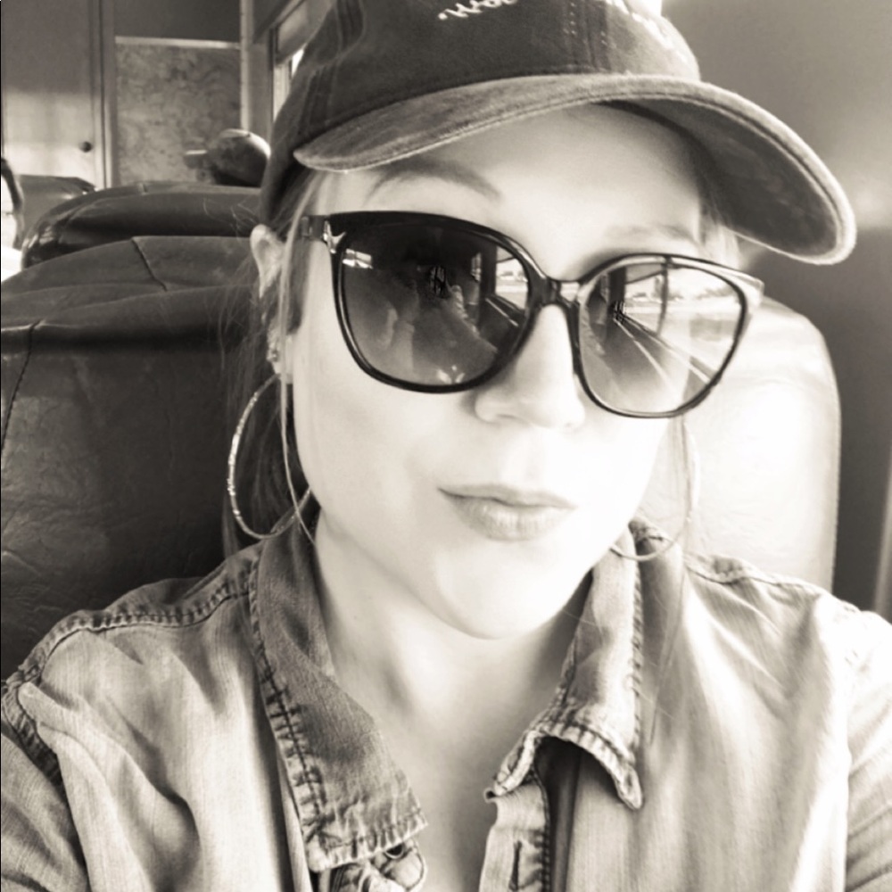 Meet your Posher, Amanda